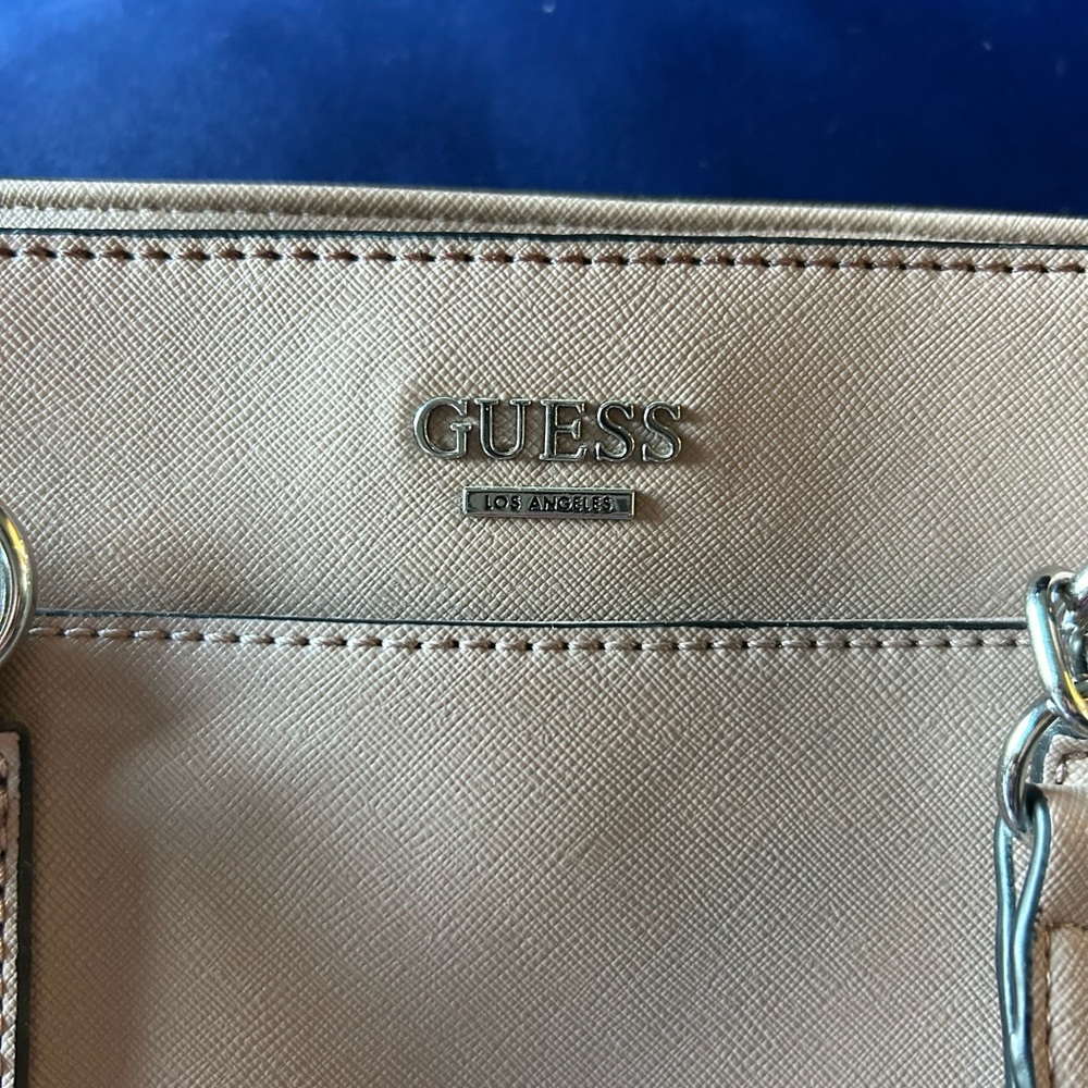 Guess handbag in pale pink- NWOT